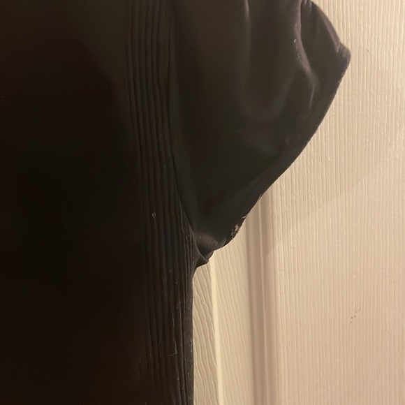 Black Scoop Neck Stretchy T-shirt - Picture 8 of 8